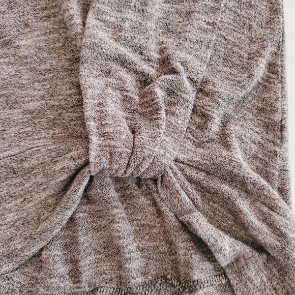 1143 * Juicy Couture Twist Front Hem Top Gray Size M - Picture 7 of 11